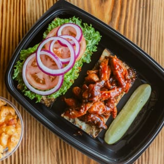 DeDe's BBQ Chicken Sand